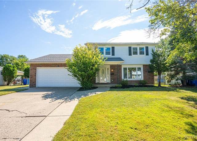 Property at 136 Heather Hill Dr, West Seneca, NY 14224, 3 beds, 1.5 baths