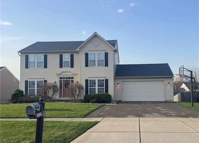Property at 2225 Hunters Hollow Ln, Hamburg, NY 14085, 4 beds, 2.5 baths