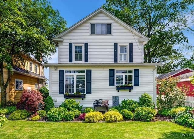 Property at 8431 W Rivershore Dr, Niagara Falls, NY 14304, 4 beds, 2.5 baths