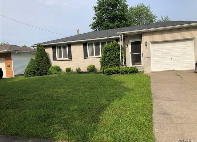Property at 82 Dorset Dr, Lancaster, NY 14043, 3 beds, 1.5 baths