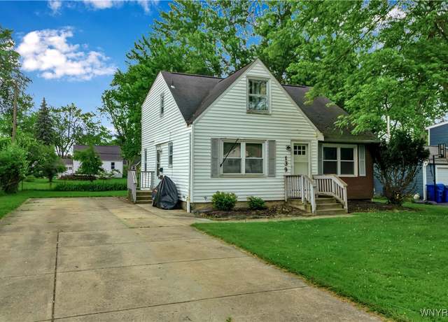 Property at 139 Boncroft Dr, West Seneca, NY 14224, 4 beds, 2 baths
