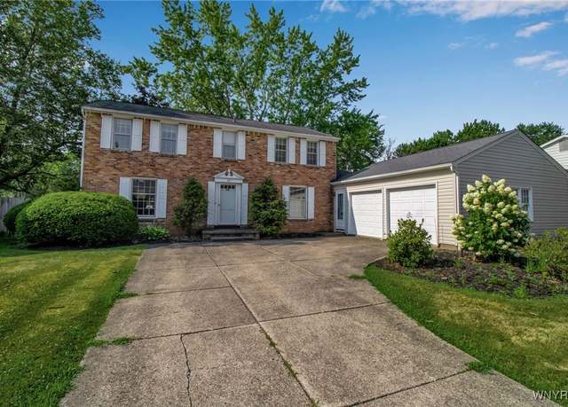 Property at 95 Carriage Cir, Amherst, NY 14221, 4 beds, 2.5 baths