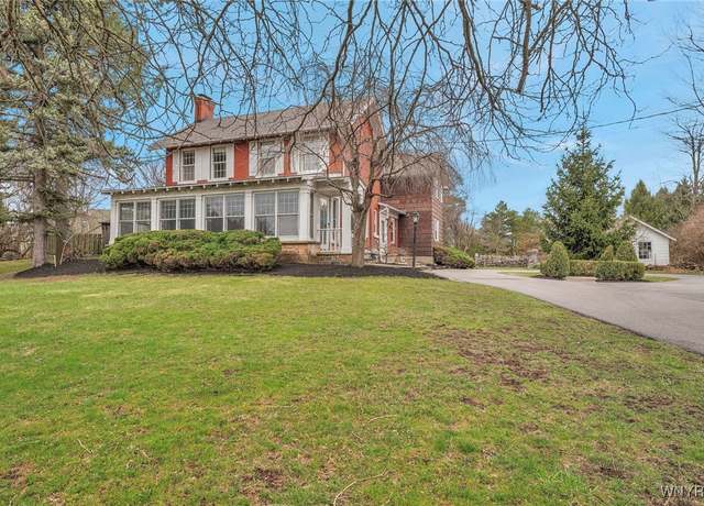 Property at 105 Brompton Rd, Amherst, NY 14221, 4 beds, 2.5 baths