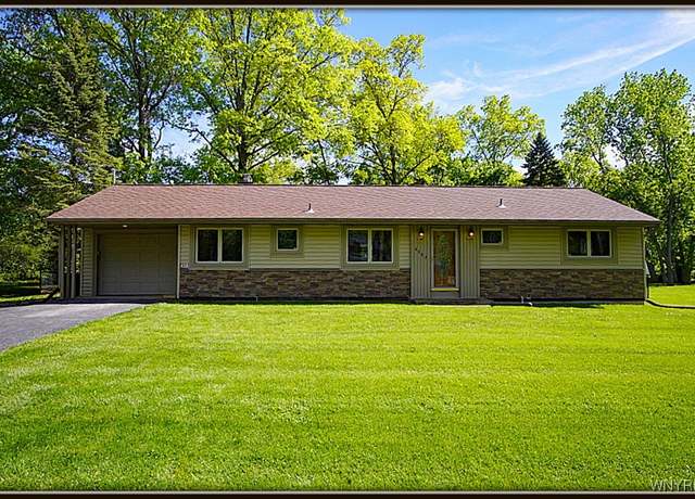 Property at 458 Kenwood Dr, Lewiston, NY 14092, 3 beds, 1 bath
