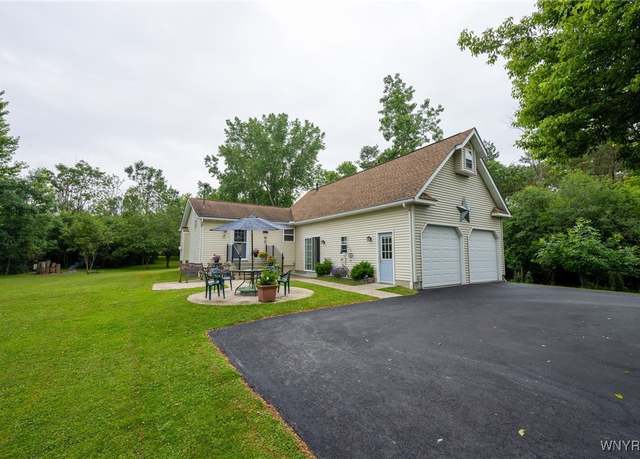 Property at 1363 Losson Rd, Cheektowaga, NY 14043, 3 beds, 1 bath