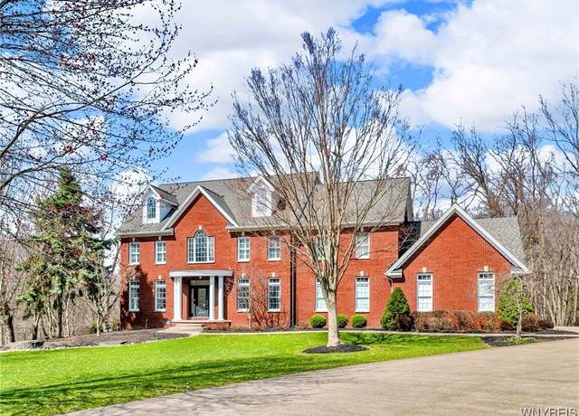Property at 16 Woodstream, Orchard Park, NY 14127, 5 beds, 3.5 baths
