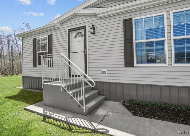 Property at 745 Thomas Ln, Evans, NY 14006, 3 beds, 2 baths