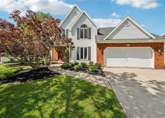 Property at 100 Hunt Club Cir, Amherst, NY 14051, 4 beds, 2.5 baths
