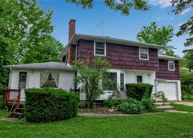 Property at 954 N French Rd, Amherst, NY 14228, 4 beds, 2.5 baths