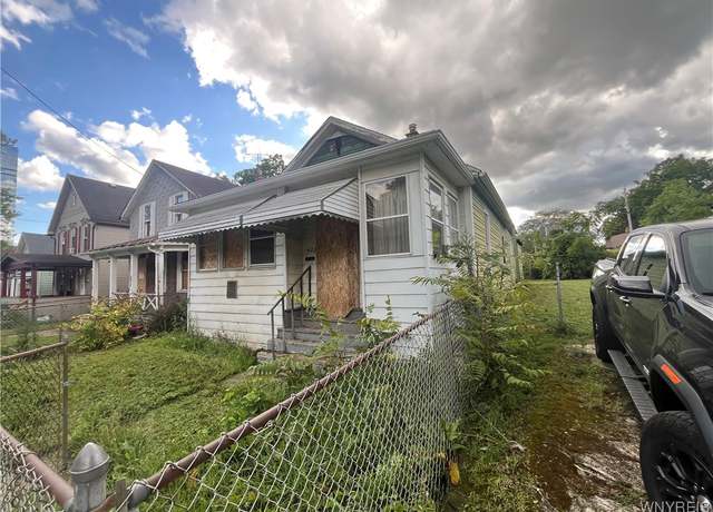 Property at 426 6th St, Niagara Falls, NY 14301, 2 beds, 1 bath