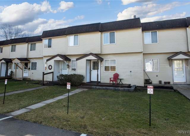 Property at 40 Pine Tree Village Rd, Ellicottville, NY 14731, 3 beds, 1 bath