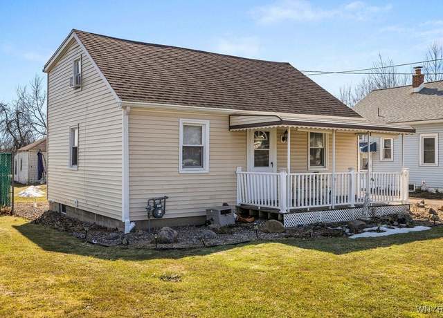 Property at 7901 Packard Rd, Niagara, NY 14304, 3 beds, 1 bath