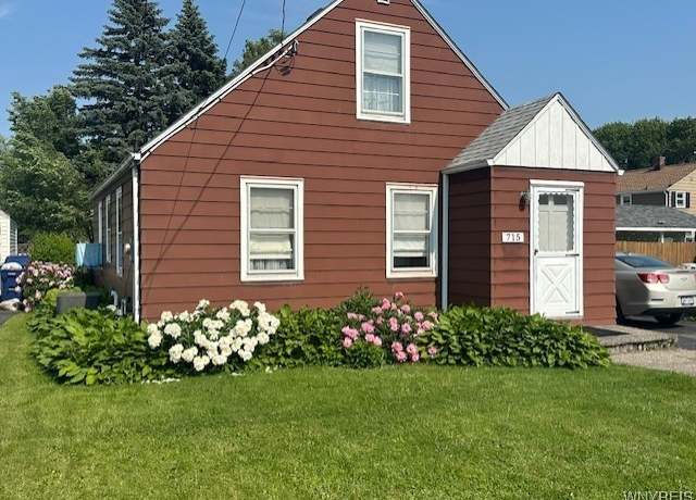 Property at 715 83rd St, Niagara Falls, NY 14304, 3 beds, 1 bath