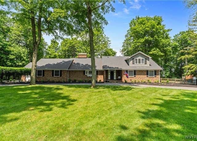 Property at 9800 Hollingson Rd, Clarence, NY 14031, 4 beds, 3.5 baths