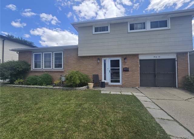 Property at 36 Angela Ln, Cheektowaga, NY 14225, 4 beds, 1.5 baths