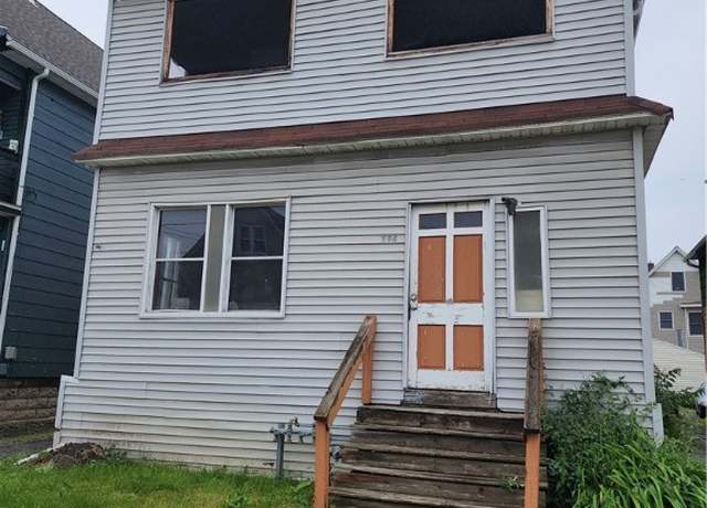 Property at 114 Edson St, West Seneca, NY 14210, 11 beds, 4 baths