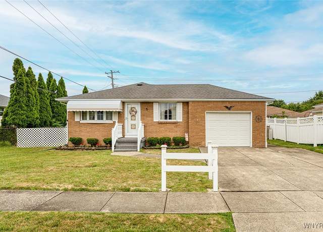 Property at 8 Satinwood Dr, Cheektowaga, NY 14225, 3 beds, 1 bath