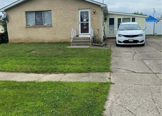 Property at 14 Princess Ln, West Seneca, NY 14224, 3 beds, 2 baths