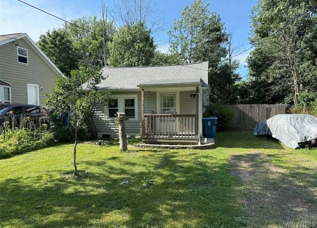 Property at 464 Poplar Ave, Evans, NY 14006, 2 beds, 1 bath
