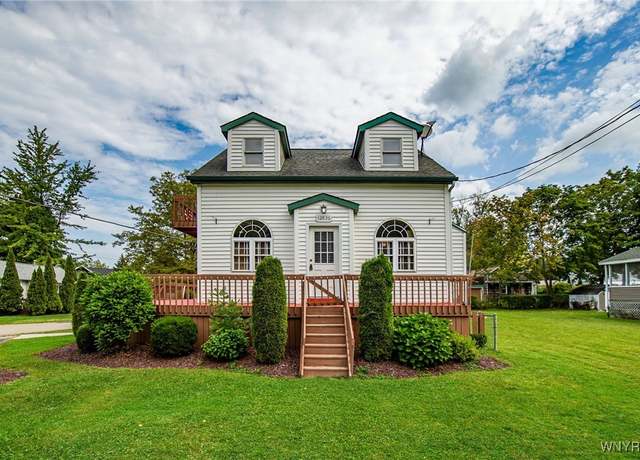 Property at 12836 Iola Dr, Hanover, NY 14081, 3 beds, 1.5 baths