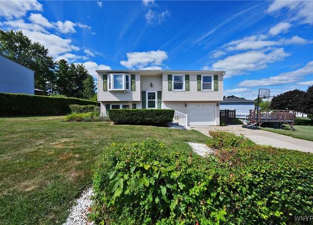 Property at 3935 Sharondale Dr, Hamburg, NY 14075, 3 beds, 2 baths