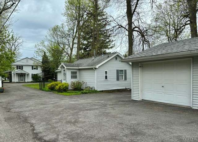 Property at 2202 River Rd, Wheatfield, NY 14304, 4 beds, 2 baths