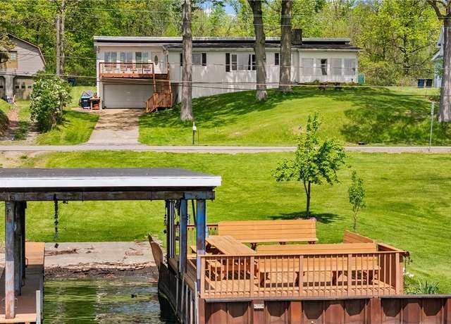 Property at 2320 E River Rd, Grand Island, NY 14072, 3 beds, 1.5 baths