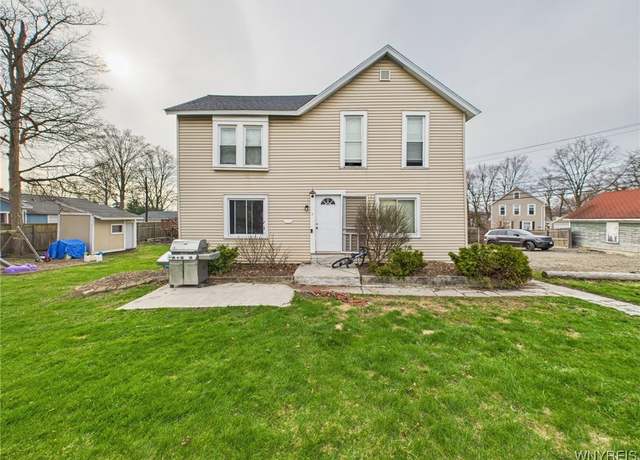 Property at 67 Pierce Ave, Hamburg, NY 14075, 8 beds