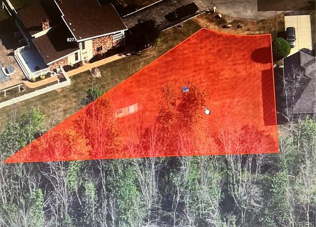Property at 8239 Ziblut Ct, Niagara, NY 14304