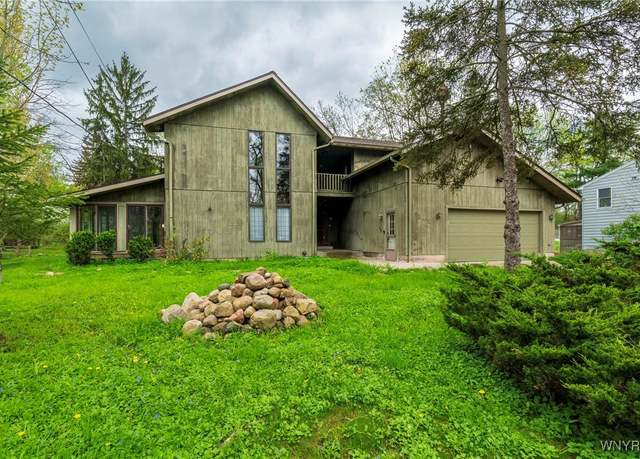 Property at 345 Allendale Rd, West Seneca, NY 14224, 3 beds, 2 baths