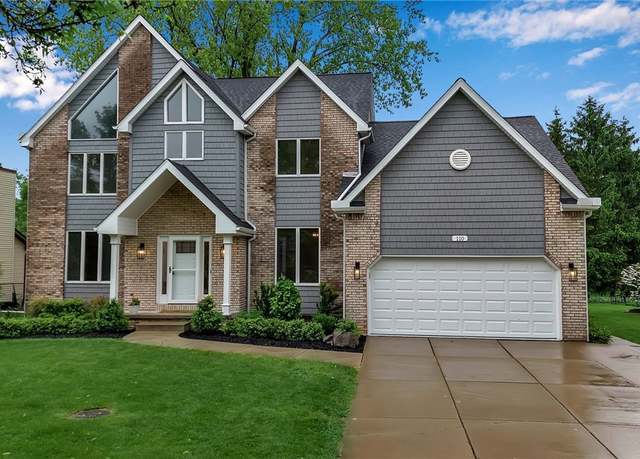 Property at 110 Hunt Club Cir, Amherst, NY 14051, 4 beds, 2.5 baths