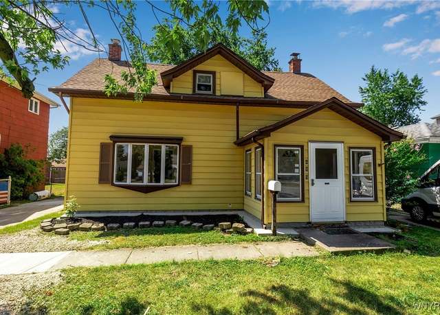 Property at 689 Longmeadow Rd, Amherst, NY 14226, 3 beds, 2 baths