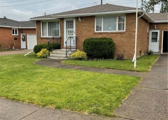 Property at 26 Tamark Ct, Cheektowaga, NY 14227, 3 beds, 1.5 baths