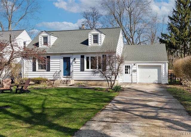 Property at 28 Willow Wood Park N, Amherst, NY 14226, 3 beds, 2 baths