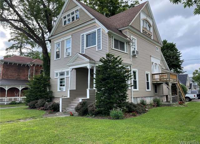 Property at 105 East Ave, Attica, NY 14011, 6 beds, 4 baths