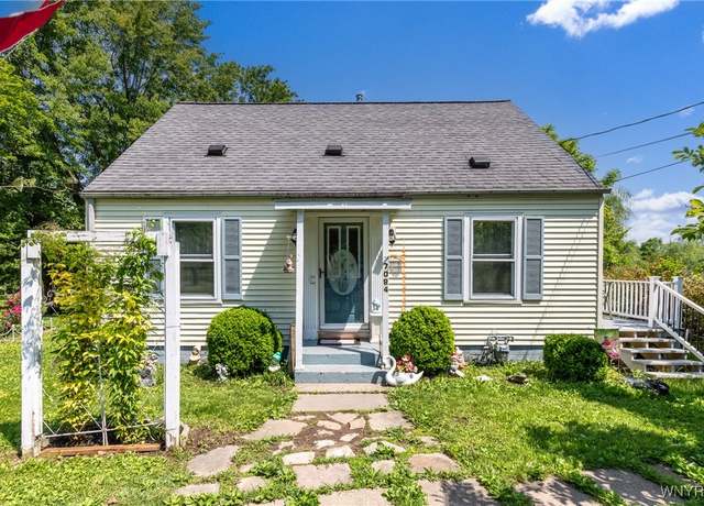 Property at 7084 Versailles Rd, Evans, NY 14047, 2 beds, 1 bath
