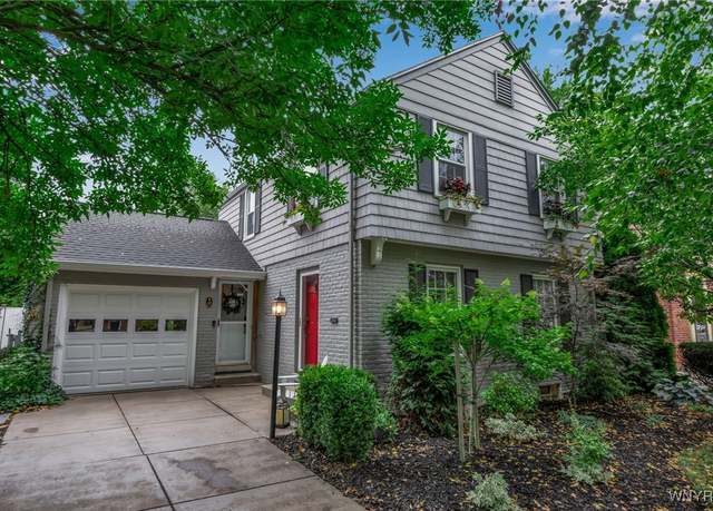 Property at 17 Danbury Ln, Tonawanda, NY 14217, 3 beds, 1.5 baths