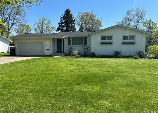 Property at 4255 Roxbury Dr, Clarence, NY 14221, 3 beds, 2.5 baths