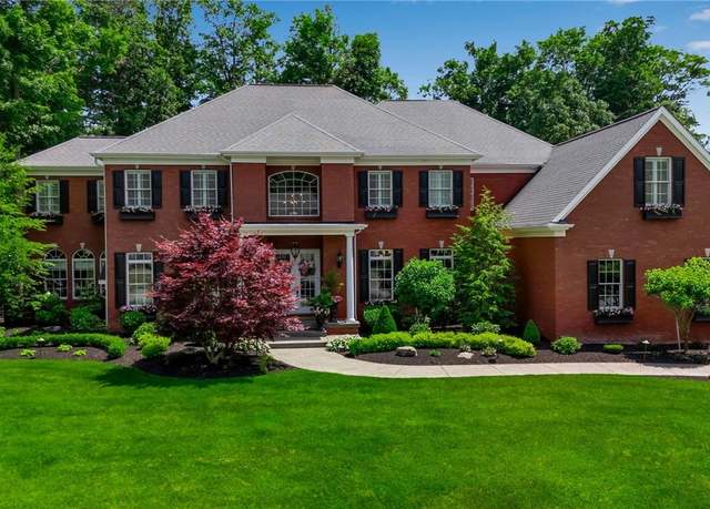 Property at 5123 Rockledge Dr, Clarence, NY 14031, 5 beds, 5 baths