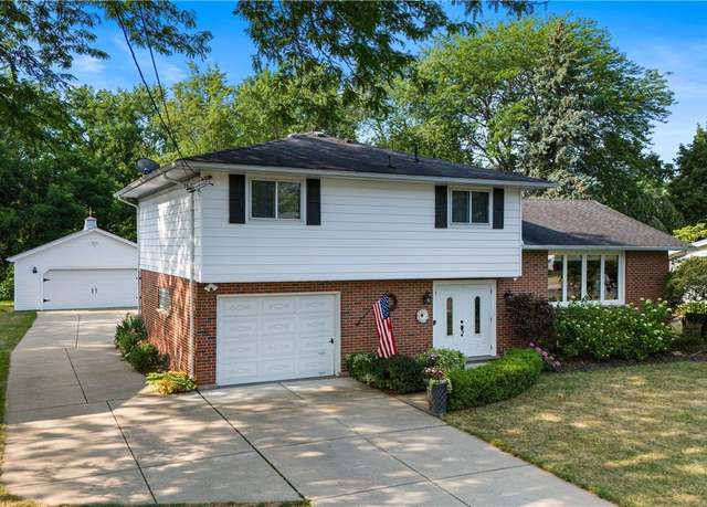 Property at 372 Howard Dr, Porter, NY 14174, 3 beds, 2.5 baths