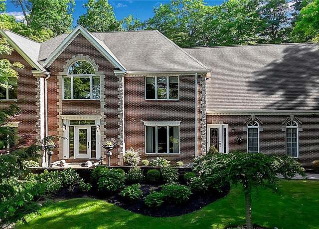 Property at 9875 Hollingson Rd, Clarence, NY 14031, 5 beds, 3.5 baths