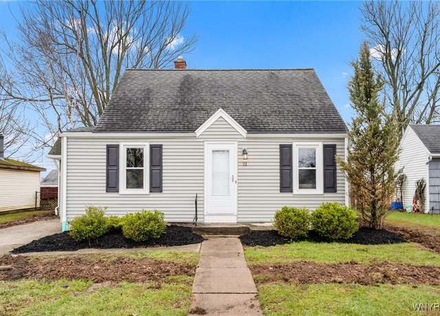 Property at 21 Beech Rd, Amherst, NY 14226, 3 beds, 1 bath