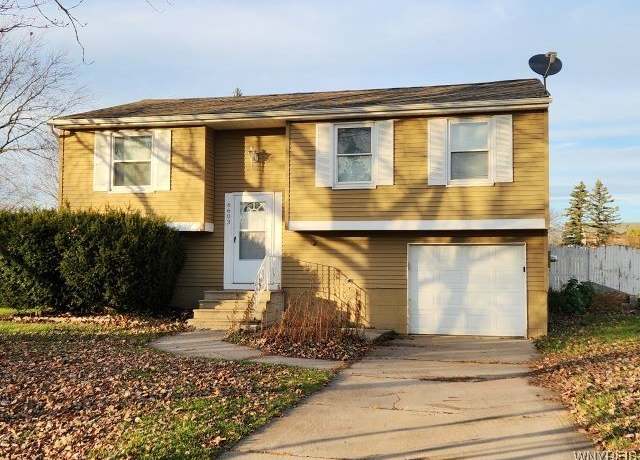 Property at 6603 Royal Pkwy S, Lockport-town, NY 14094, 3 beds, 1.5 baths