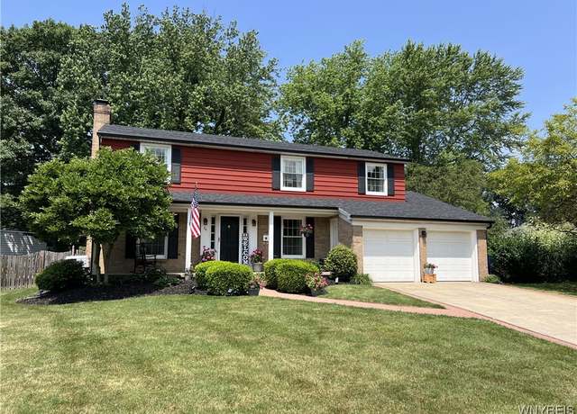 Property at 84 Brianwood Dr, West Seneca, NY 14224, 4 beds, 2.5 baths