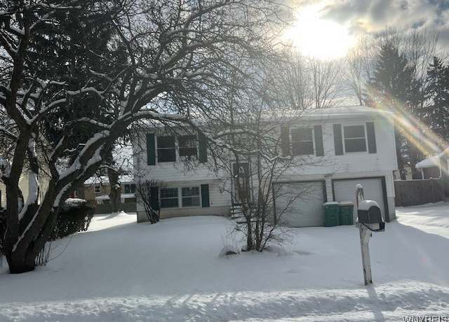 Property at 6956 Northview Dr, Lockport-town, NY 14094, 3 beds, 2 baths