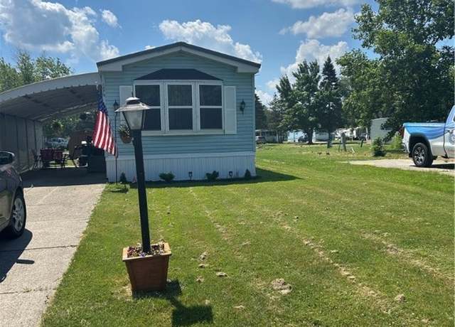 Property at 1079 Northwood Dr, Evans, NY 14047, 2 beds, 1 bath