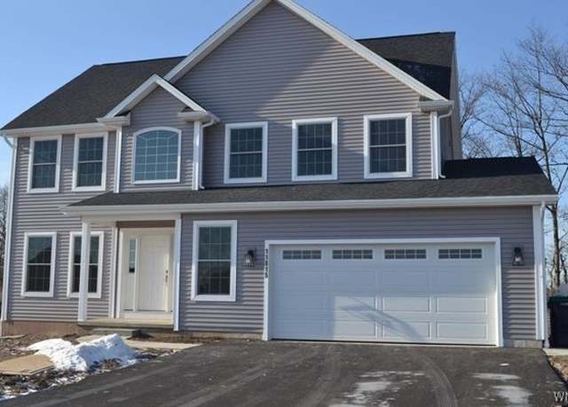 Property at 3 Hickory Ln E, Lancaster, NY 14086, 3 beds, 2.5 baths