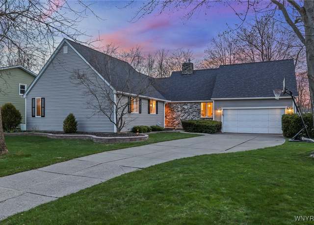 Property at 236 Marlin Dr, Grand Island, NY 14072, 3 beds, 2.5 baths