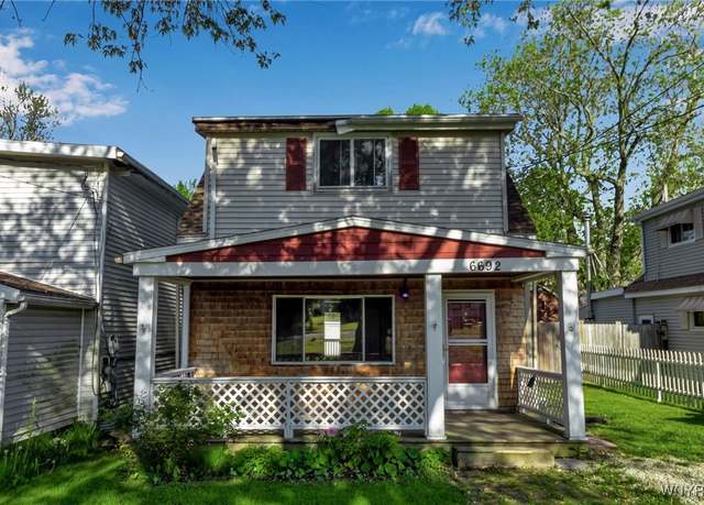 Property at 6692 Prescott Dr, Evans, NY 14047, 2 beds, 1.5 baths