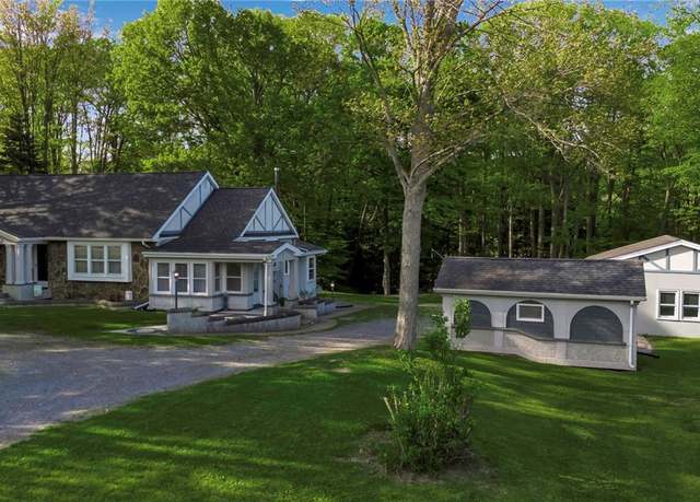 Property at 978 Quaker Rd, Aurora, NY 14052, 2 beds, 1.5 baths